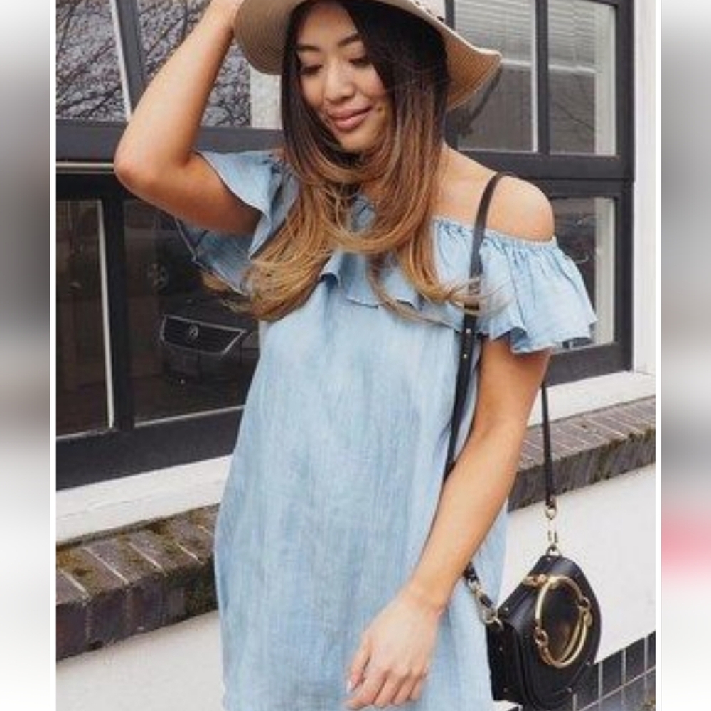 AE Off-Shoulder Demin Dress